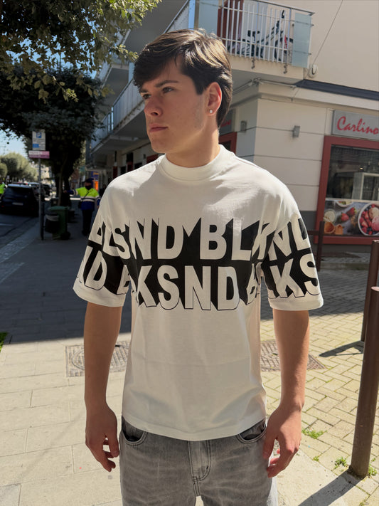 T-shirt Blaksnday