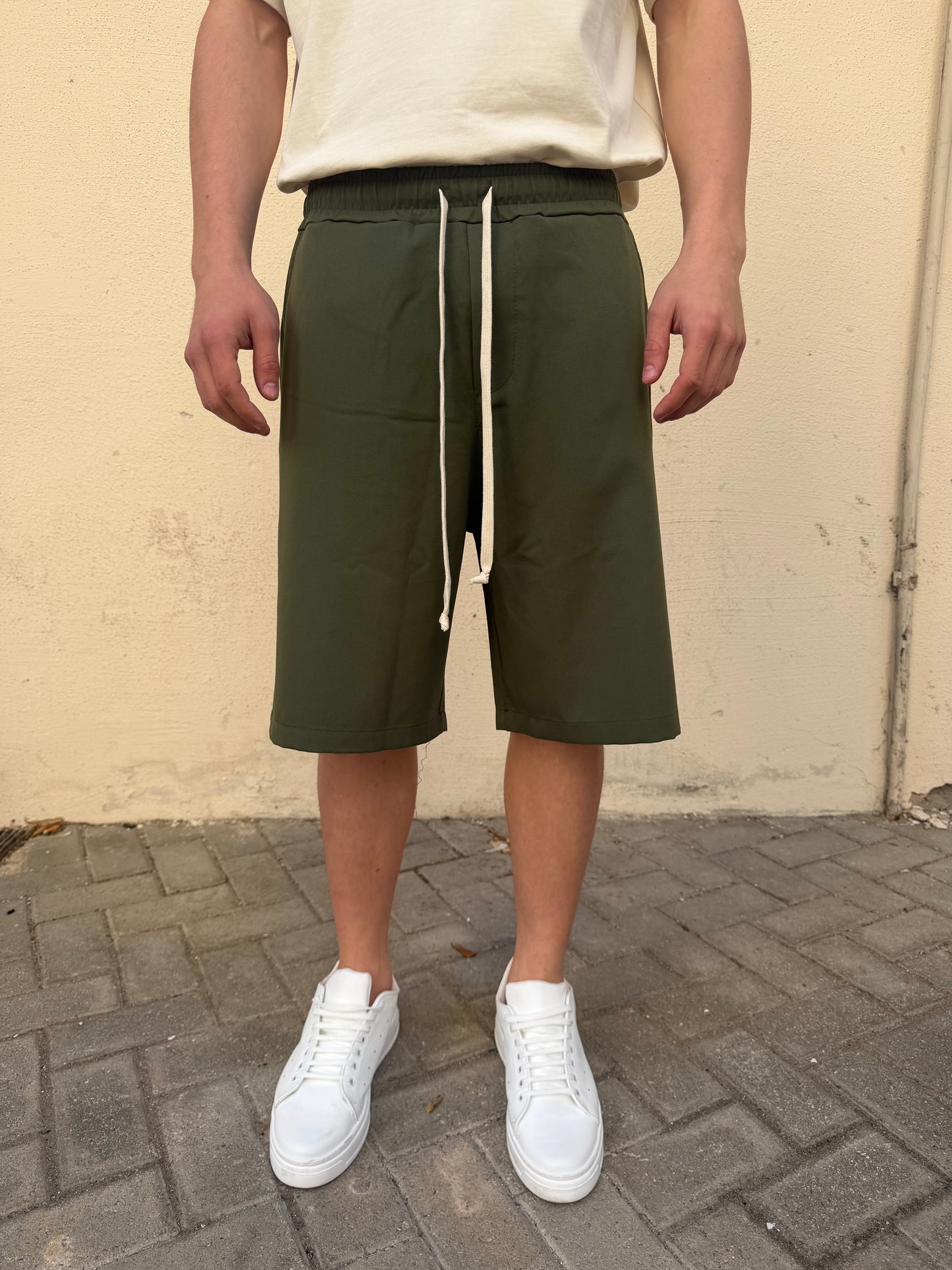Bermuda con molla regular fit