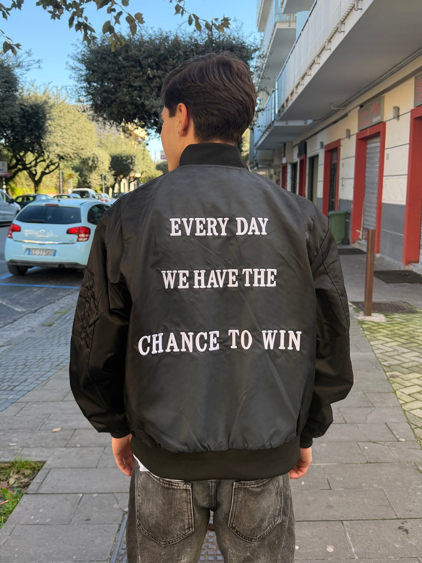 Bomber primaverile con stampa retro