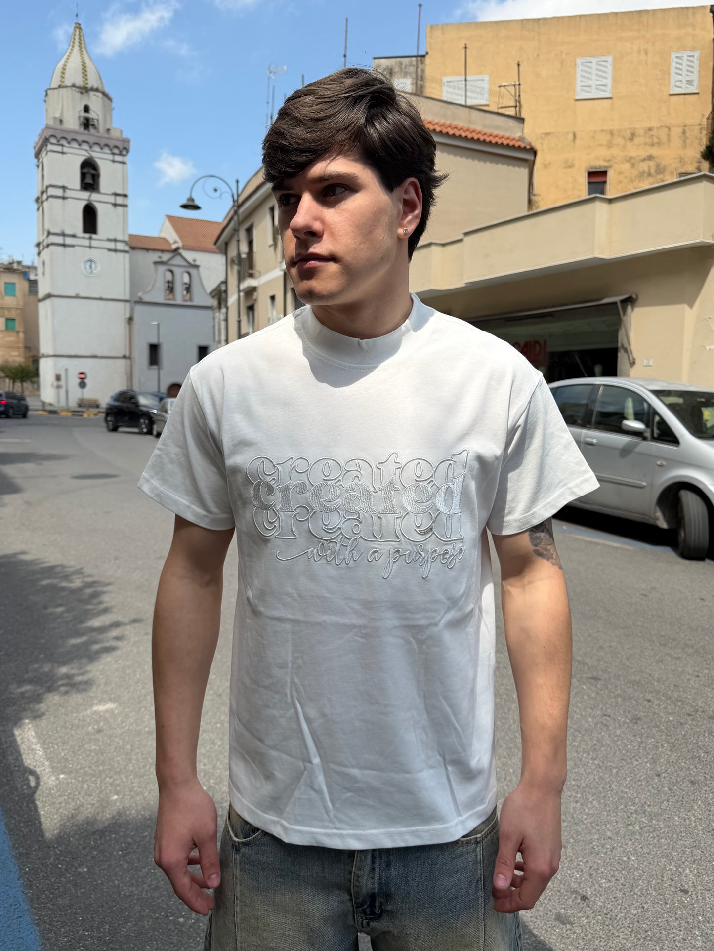 T-shirt ricamata