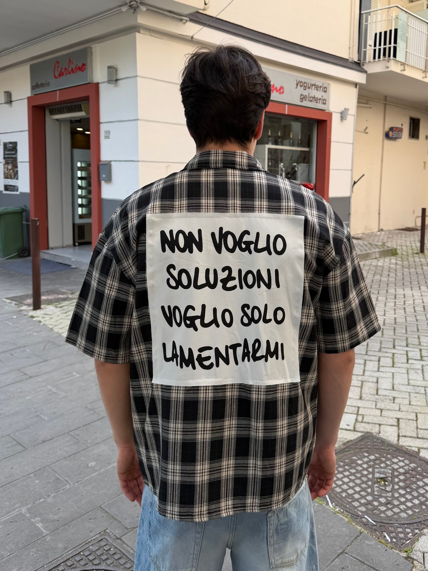 Camicia con frase