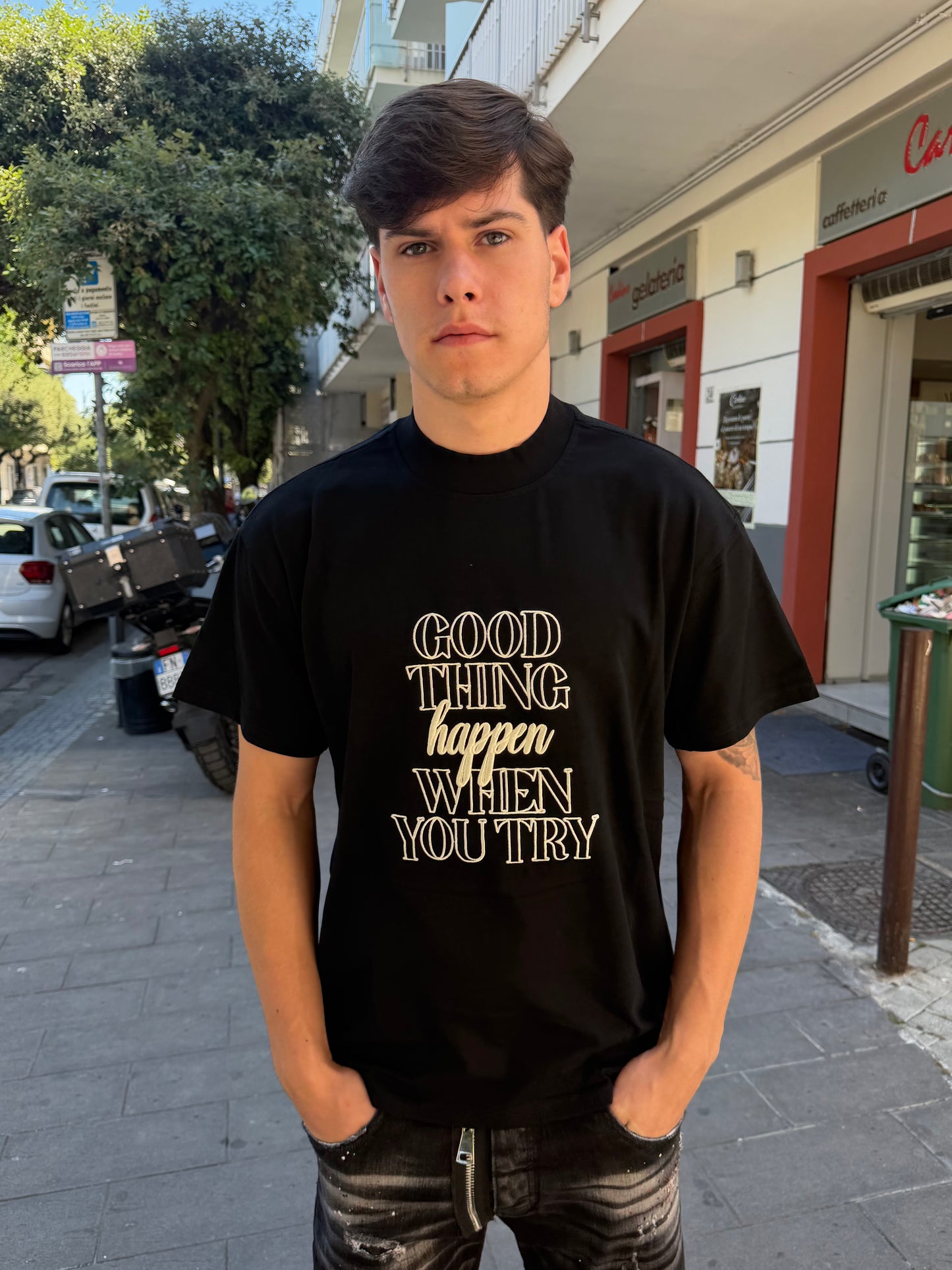 T-shirt stampa ricamata